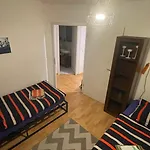 Suiteable Living- Balkon ,sehr leise , nahe dem RB-Stadion, direkte S-Bahn Anbindung , NintendoWii mit Bidschirm , Café Espressokocher inklusive