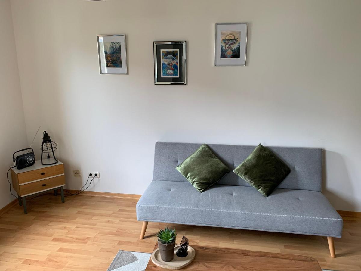 Apartment Live Easy With Balcony,netflix, Quiet, Close To Football Stadium, Direct Train Connection, Espresso Maker