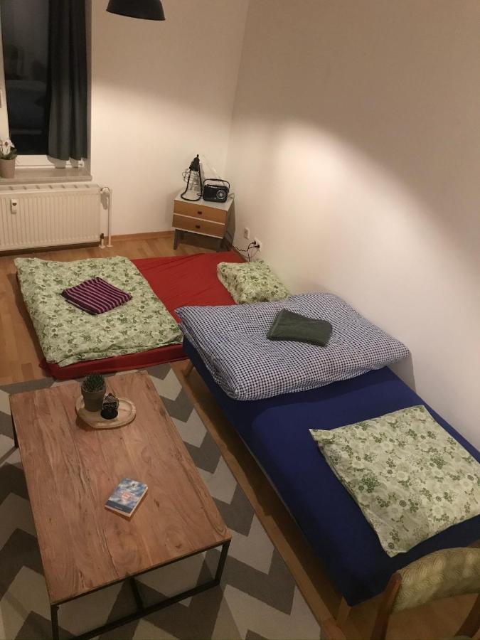 Apartment Live Easy With Balcony,netflix, Quiet, Close To Football Stadium, Direct Train Connection, Espresso Maker