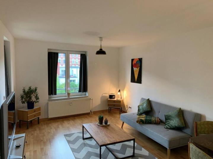Live Easy With Balcony,netflix, Quiet, Close To Football Stadium, Direct Train Connection, Espresso Maker Leipzig