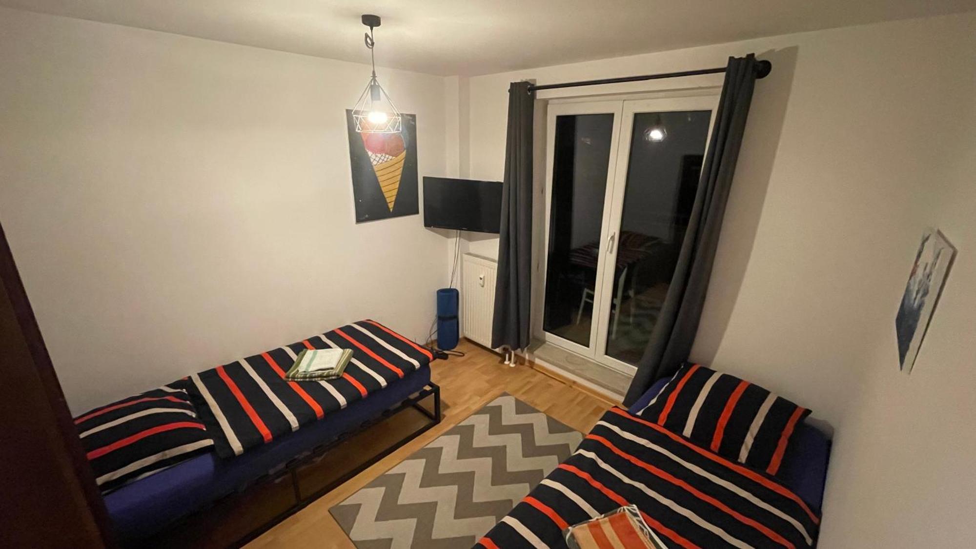 Live Easy With Balcony,netflix, Quiet, Close To Football Stadium, Direct Train Connection, Espresso Maker Apartment Leipzig